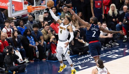 威少接受右手手术 修复本赛季出现的两处骨折