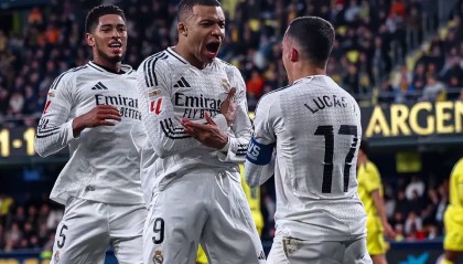 2-1逆转，西甲榜首易主！巴萨跌至第2，足坛第1人26场20球