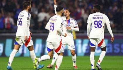 英媒：里昂遭法甲强制降级，英超球队趁机抢购，转会市场动荡