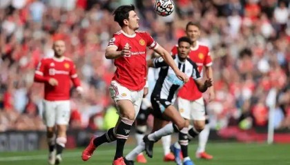 7500万欧天价！曼联纽卡疯抢22岁锋霸，谁能笑到最后？