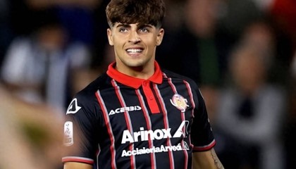 28球9助攻！18岁锋线妖童横空出世，名记爆料，两大意甲豪门疯抢