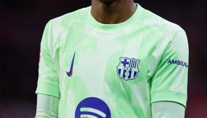 巴萨4-2马竞，西甲积分榜更新，榜首易主，前二同分！