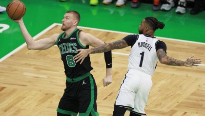 波尔津吉斯25+13拉塞尔18分 双探花缺阵绿军胜篮网