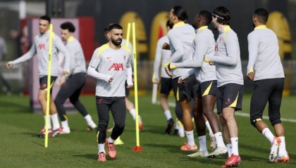 痛苦面具…利物浦36天时间丢3个夺冠机会，萨范阿3大核心仍未续约