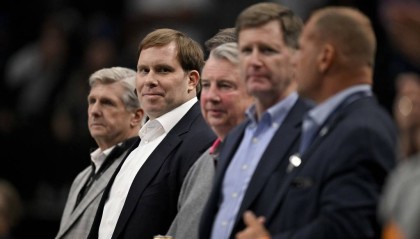 矛盾升级！独行侠主场不允许喊总经理下课 违规者驱逐